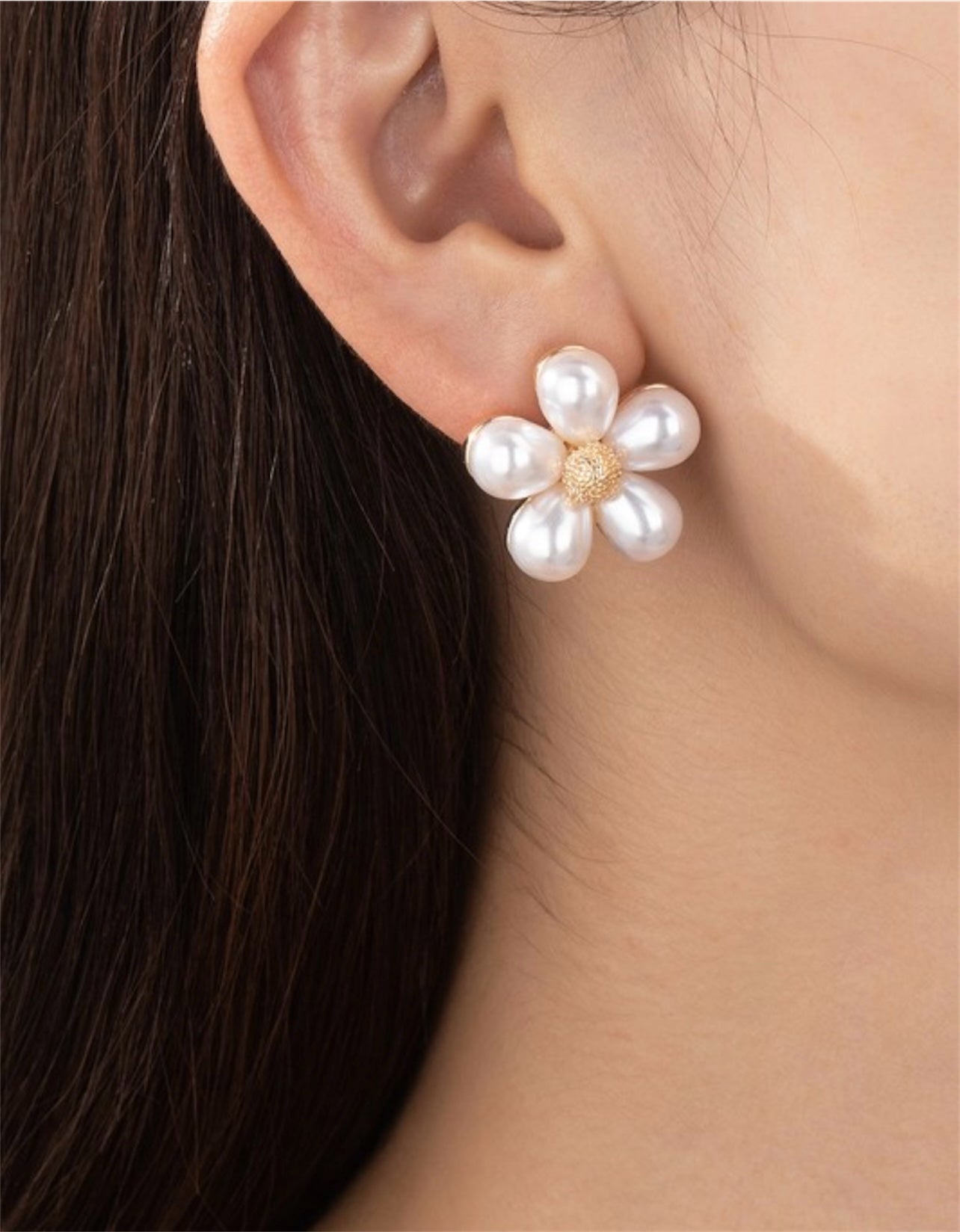 The “Daisy” Earrings